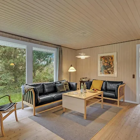 Hébergement de vacances Beautiful In Rudkobing With Wifi *