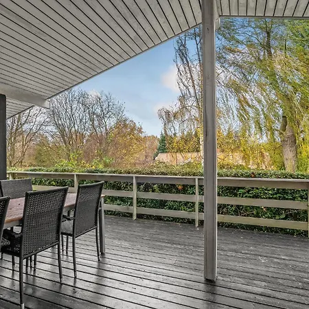 Hébergement de vacances Beautiful In Rudkobing With Wifi *